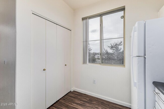 Building Photo - 3302 N 7th St