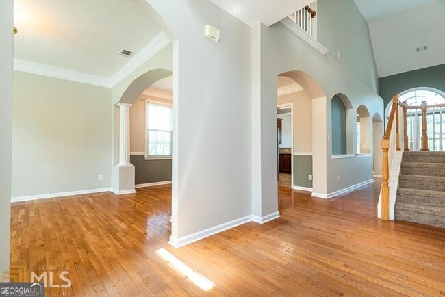 Building Photo - 225 Heritage Lake Dr