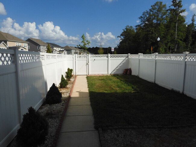 Building Photo - 11242 Saint Luke Drive - Move-in ready!