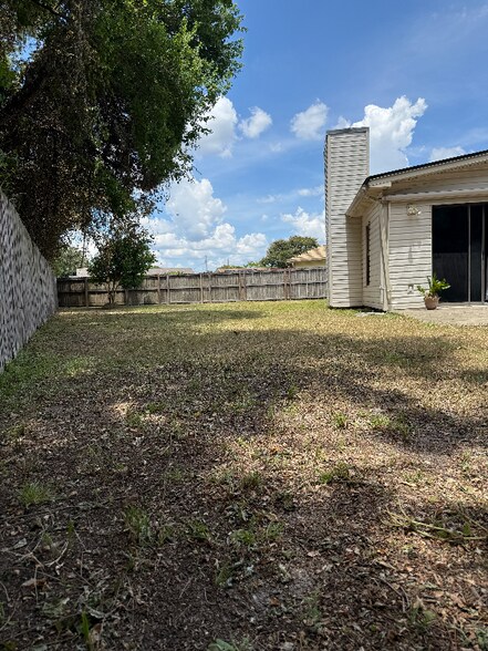 Building Photo - 2169 Estate Cir