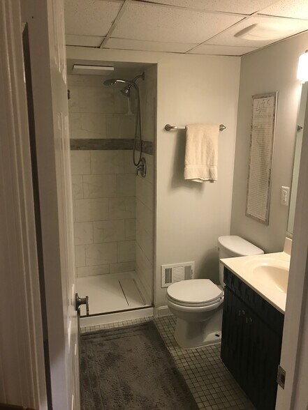 Building Photo - 224 Chatham Ln