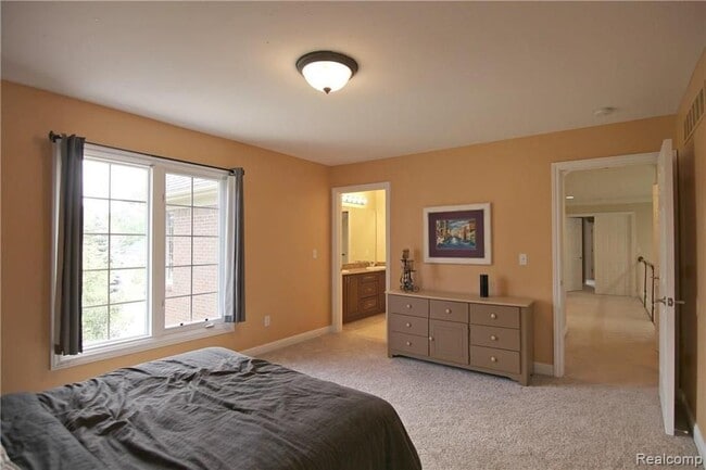 Building Photo - 26131 Sunbury Ct