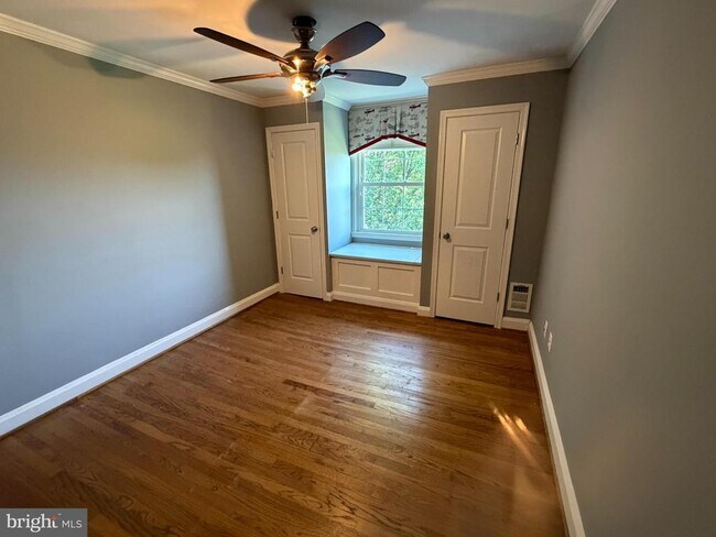 Building Photo - 1543 Cottage Ln