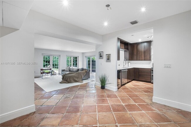 Building Photo - 4150 Ventura Ave