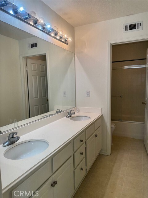 Building Photo - 59 Eaglecreek