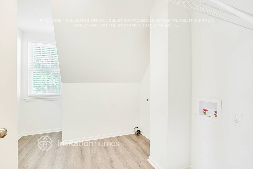 Building Photo - 1522 Oakmoor Pl