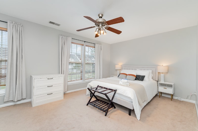 Building Photo - 4919 Sunburst Ln