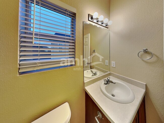 Building Photo - 209 Homestead Way