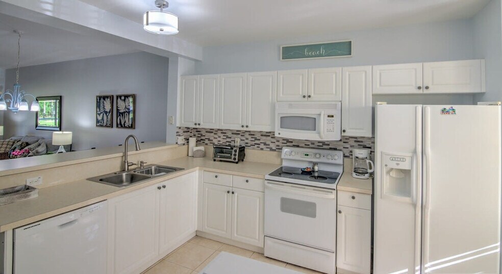 Building Photo - 9165 Celeste Dr