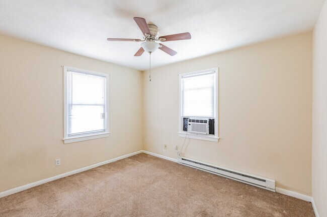 Building Photo - 9101 Hammett Ave