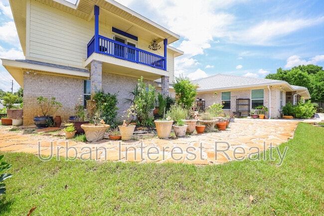 Building Photo - 501 Benning Dr