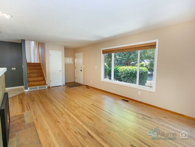 Building Photo - Beautiful 4 Bedroom Home