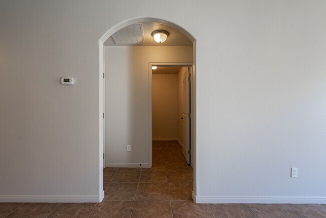 Building Photo - Beautiful 3 Bedroom Home Near Snow Canyon Parkway