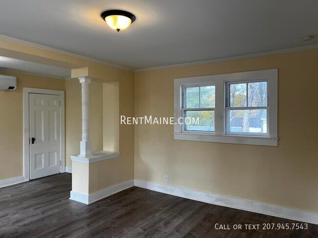 Building Photo - 92 Main Rd N