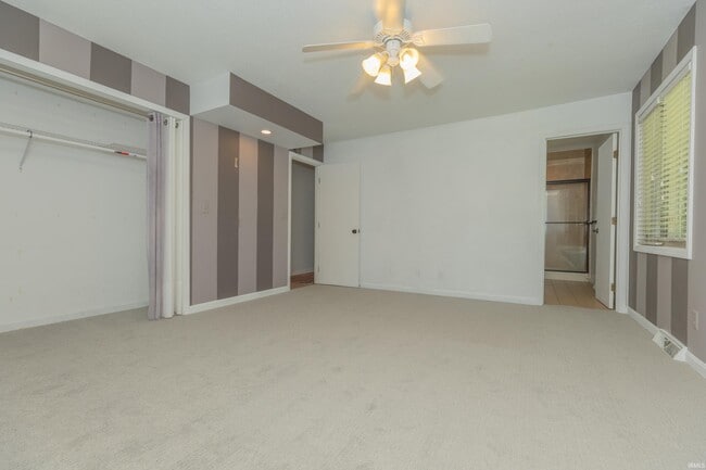 Building Photo - 5122 Woodridge Dr