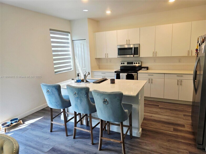 Building Photo - 13130 SW 232nd Ter