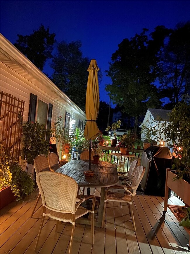 Building Photo - 112 Scott St