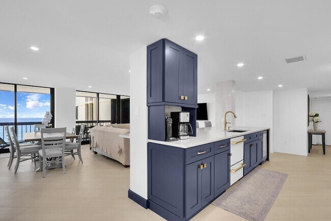 Building Photo - 5380 N Ocean Dr