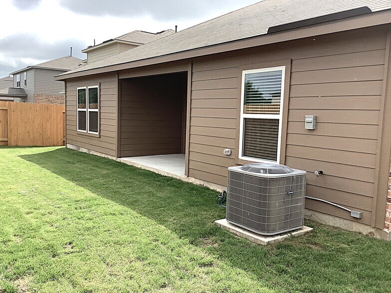 Building Photo - 1246 Treeta Trail
