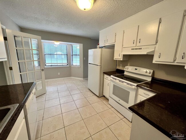 Building Photo - 5905 Pamela Dr