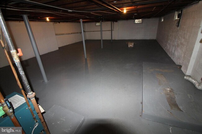 Building Photo - 4032 Quakerbridge Rd