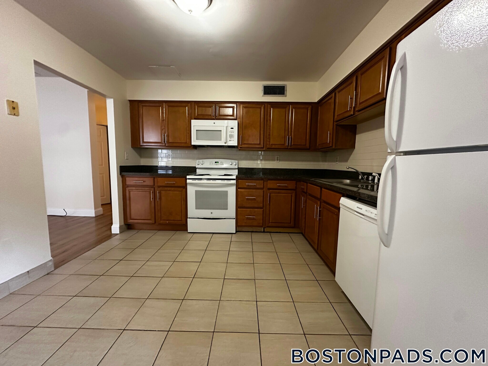 Building Photo - 801 Tremont St