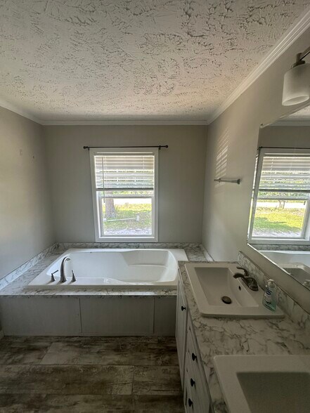 Building Photo - 75 McFayden Dr