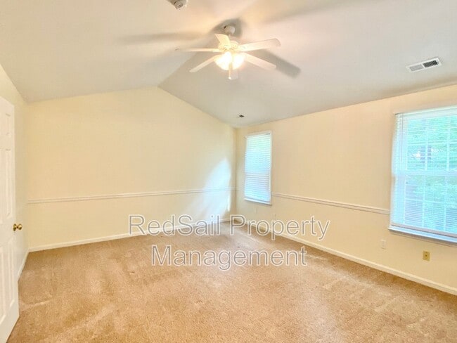 Building Photo - 3013 E Tiverton