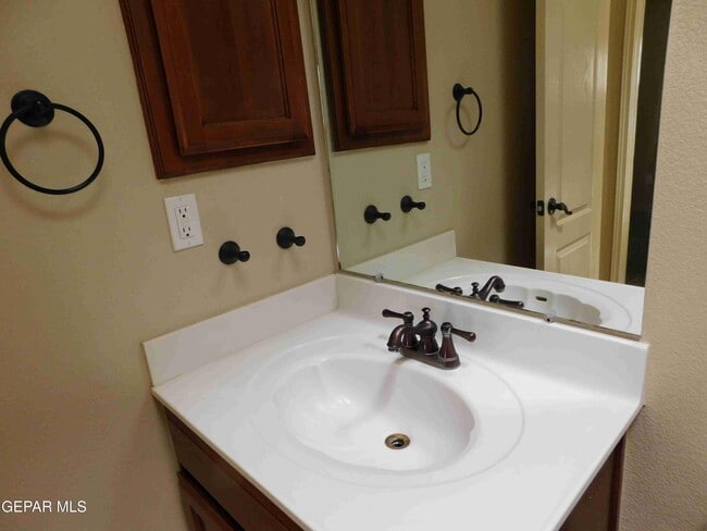 Building Photo - 4529 Hugo Reyes St