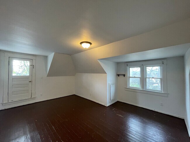 Building Photo - Northside 2 story