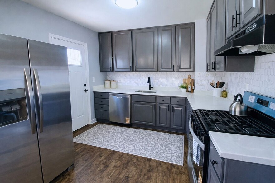 Building Photo - 9407 Colesville Rd