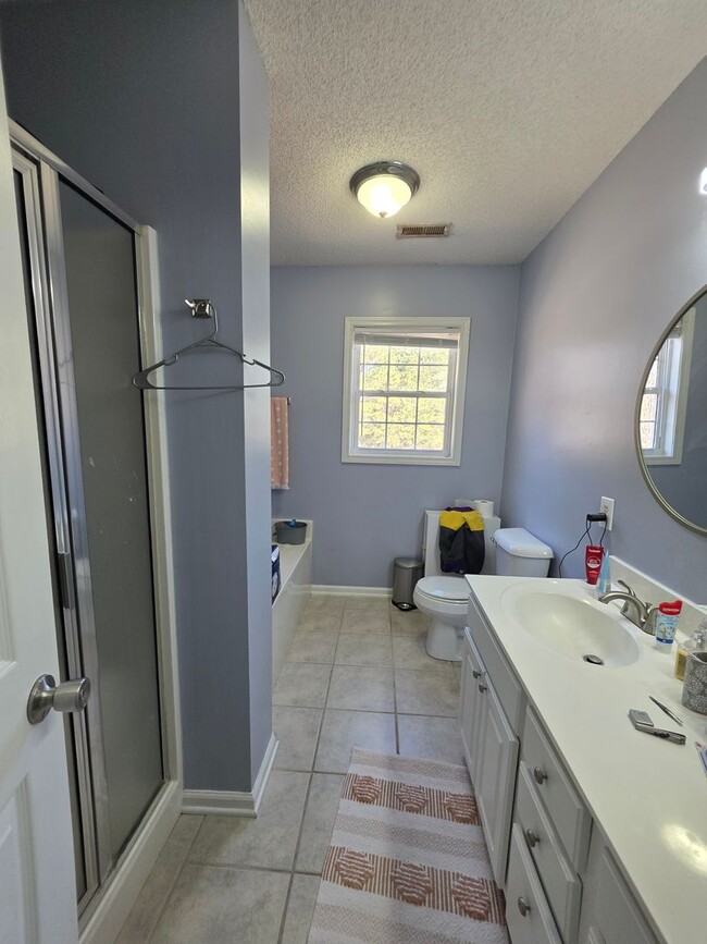 Building Photo - Close to Base, Far from the Traffic – 4BR Home Near MCAS New River