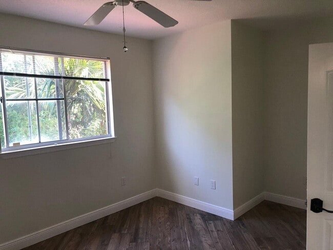 Building Photo - 2028 Alta Meadows Ln