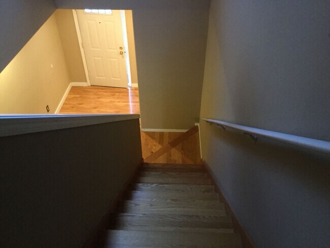 Building Photo - Stylish 2-Bedroom, 2.5-Bath Townhome with Garage & Private Patio