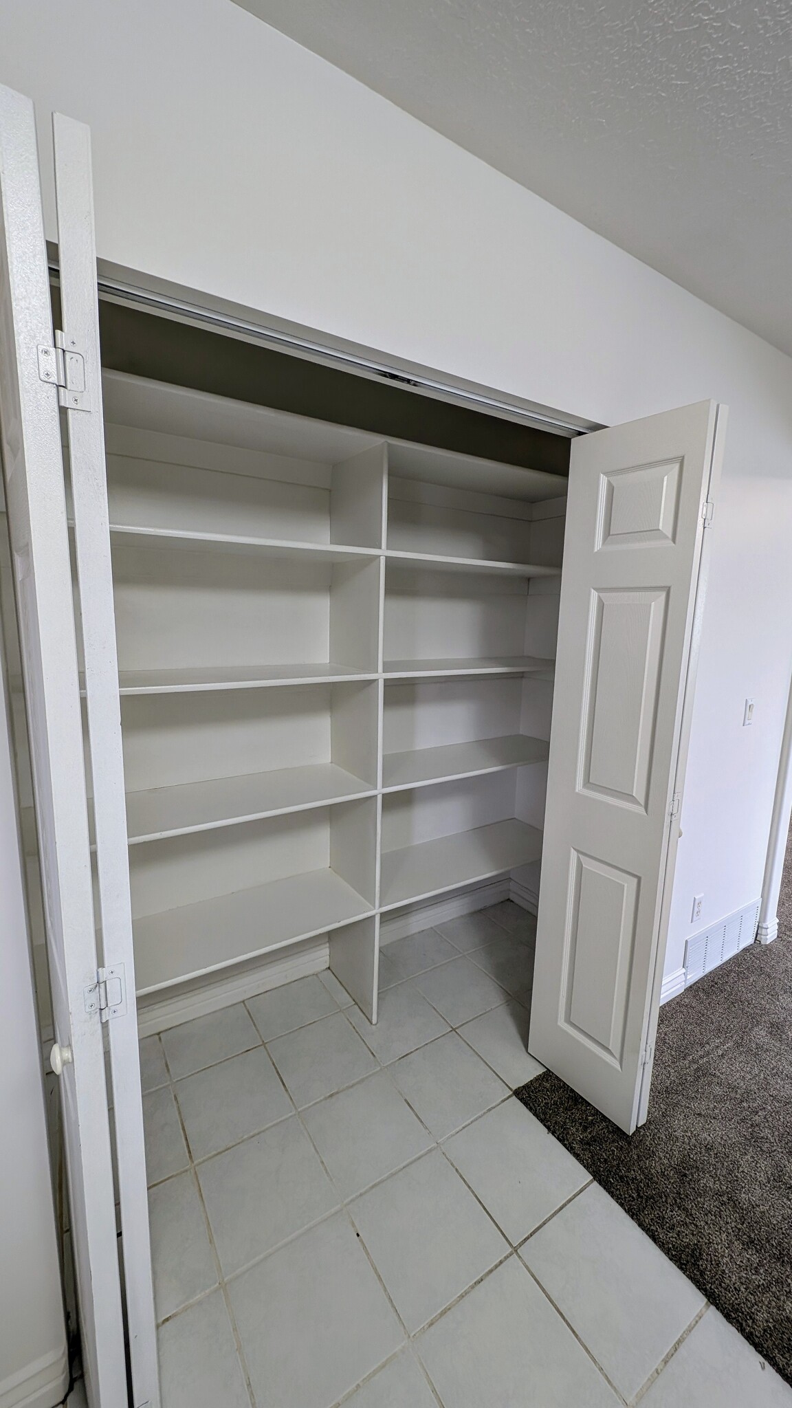 Building Photo - 4372 S 1000 W