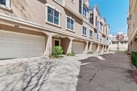 Building Photo - 5609 Lindell Ave