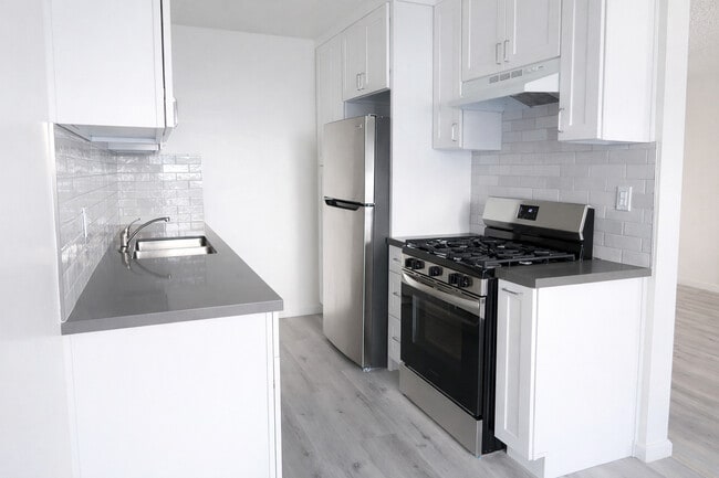 Kitchen - 812 Larch St