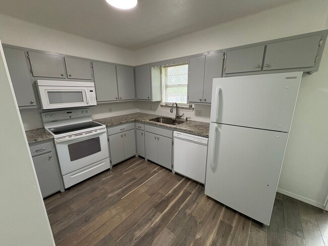 Building Photo - Charming 2BR Brick House in Wanette