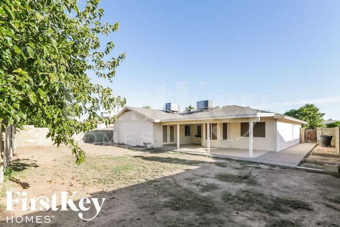 Building Photo - 7366 W Jenan Dr