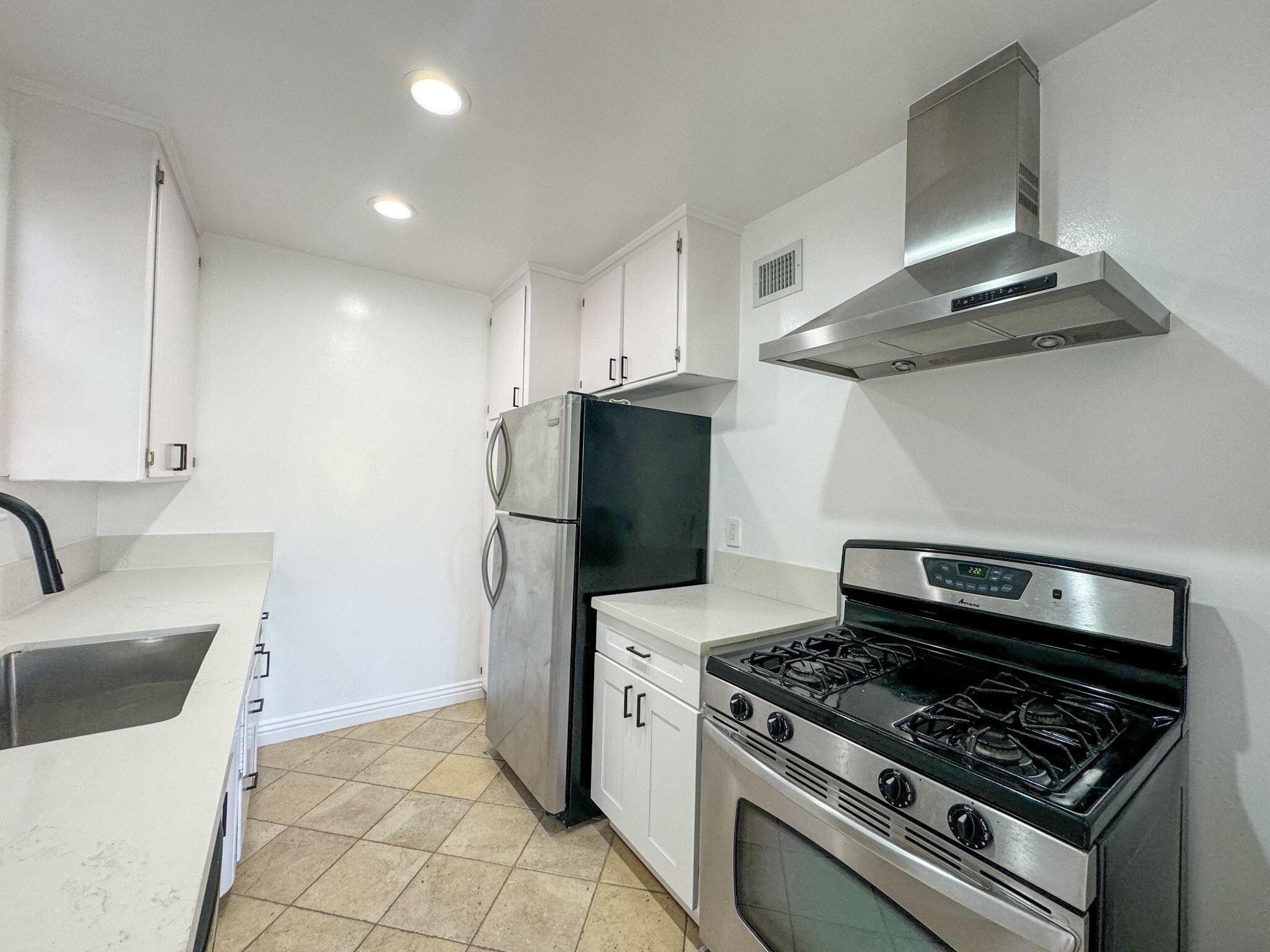 Building Photo - 851 S Wooster St