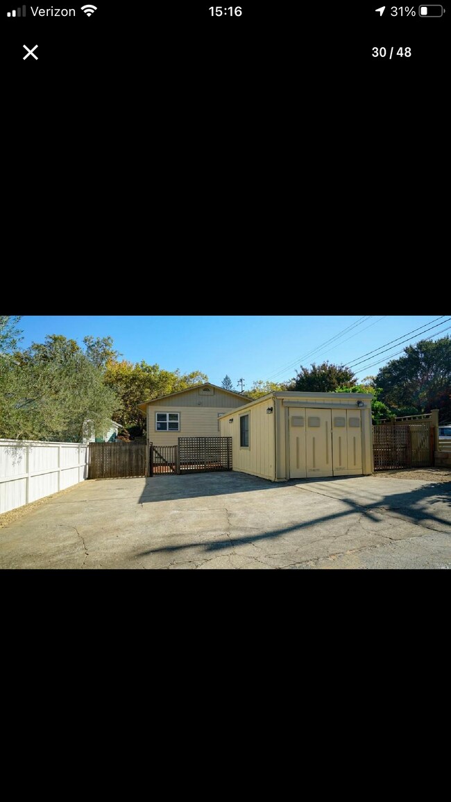 Building Photo - 112 Antonette Ave