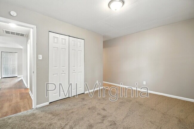 Building Photo - 1076 Dubose Dr