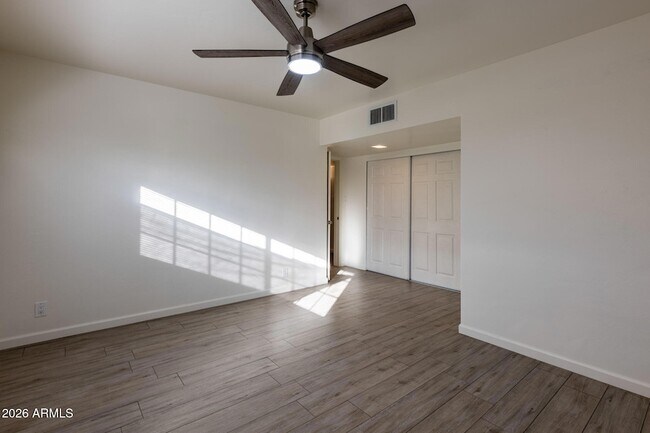 Building Photo - 8322 E Wilshire Dr