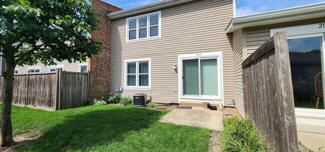 Building Photo - 2155 Abbeywood Ct