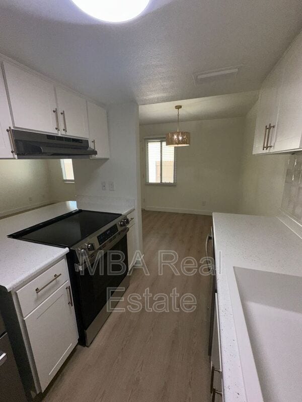 Building Photo - 8037 E Glenrosa Ave