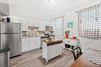 Building Photo - Sensational 2 bedroom home in Beechview available May 1!