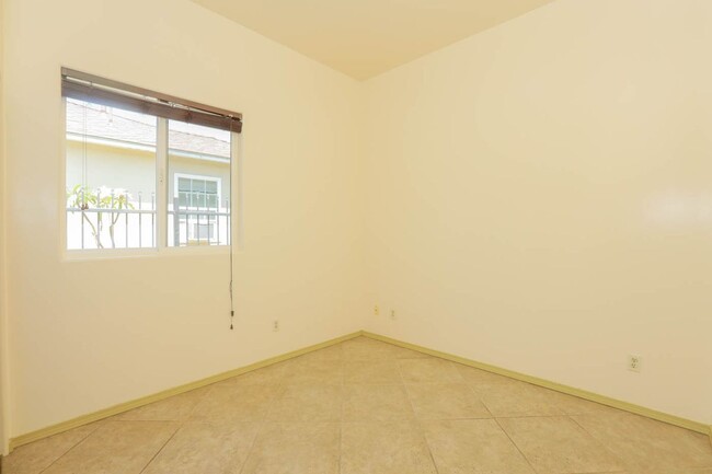 Building Photo - 633 N Montebello Blvd