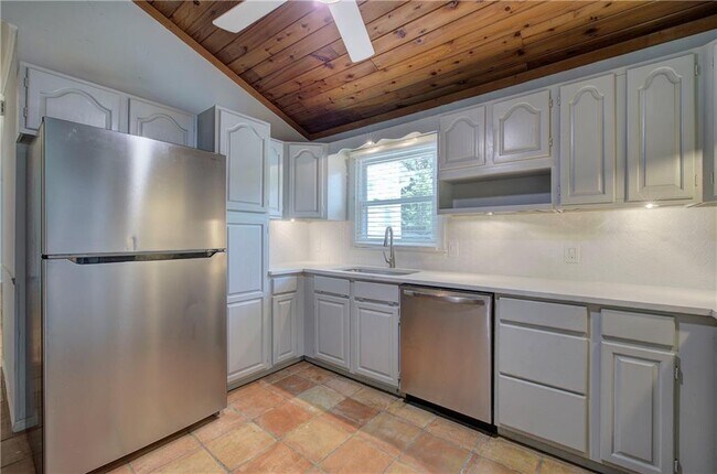 Building Photo - 447 Floyd St SE