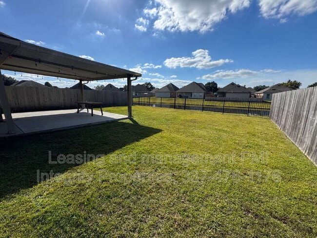 Building Photo - 406 Gray Birch Lp