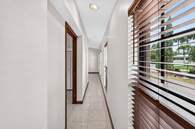 Building Photo - 2060 Tropic Isle